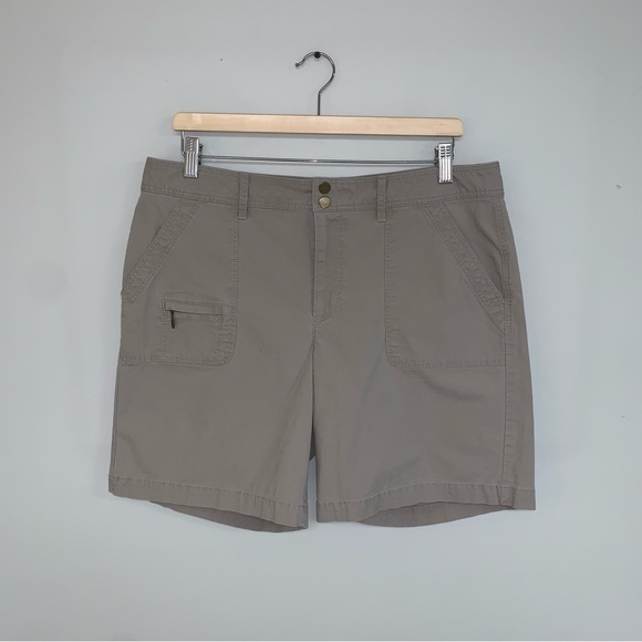 L.L. Bean Shorts Women’s Size 14 US‎ Beige Favorite Fit Ripstop Hiking Outdoor - Picture 2 of 8